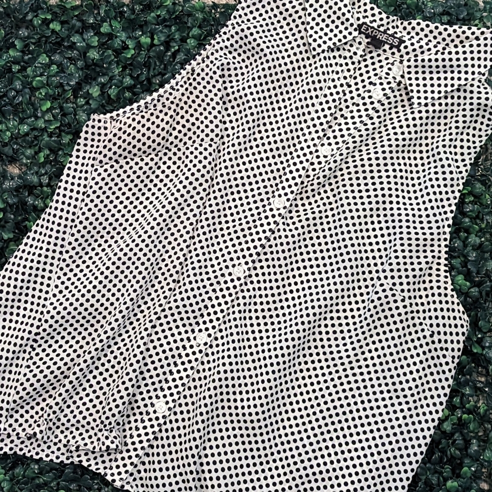 Express Polka Dot Sharkbite Shape Flowy Tank